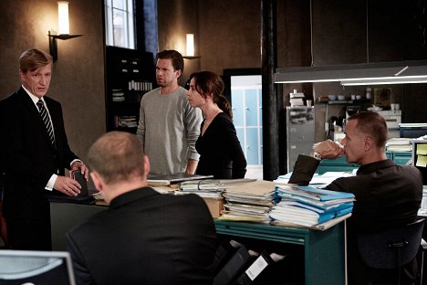 Jens Albinus, Nikolaj Lie Kaas, Sofie Gråbøl, Morten Suurballe - Kommissarin Lund - Season 3 - Filmfotos
