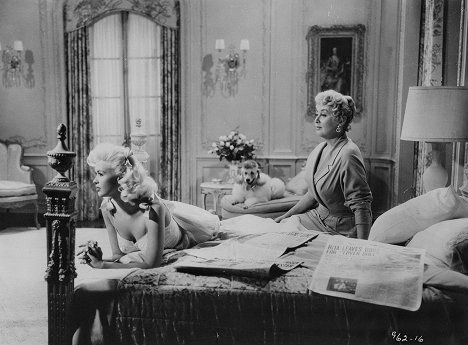 Jayne Mansfield, Joan Blondell - La Blonde explosive - Film
