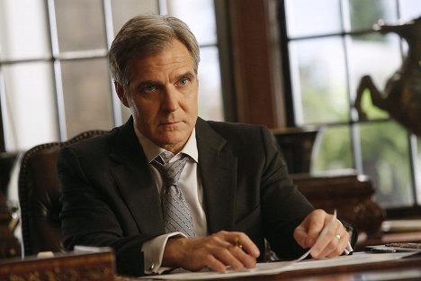 Henry Czerny - Revenge - Union - De la película