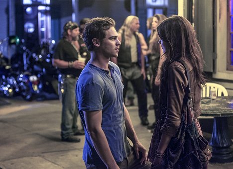 Grey Damon, Aimee Teegarden - Star-Crossed - Dreamers Often Lie - Do filme