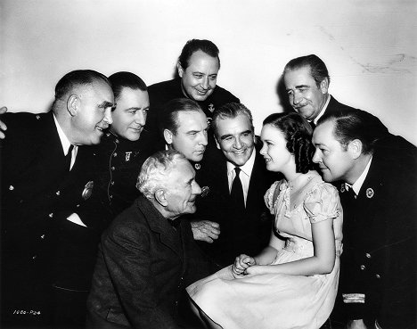 Fred Kelsey, Kenneth Harlan, Maurice Costello, Pat O'Malley, Monte Blue, William Desmond, Gloria Jean, Noah Beery, Charles Ray