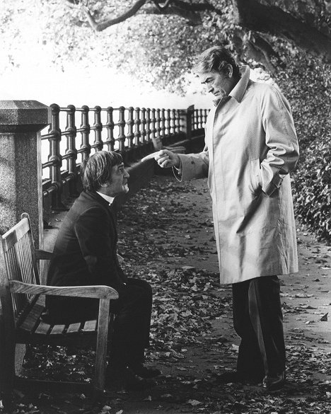 Patrick Troughton, Gregory Peck - Das Omen - Filmfotos