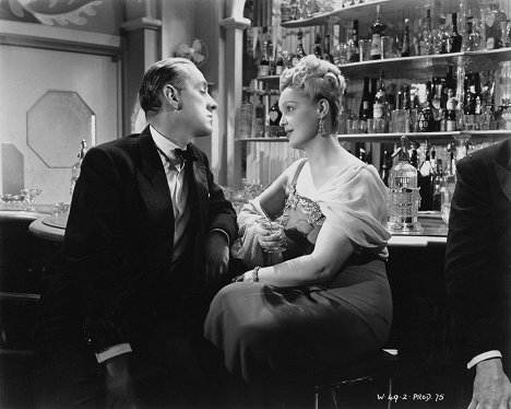 Alec Guinness, Jean Colin - Last Holiday - Photos