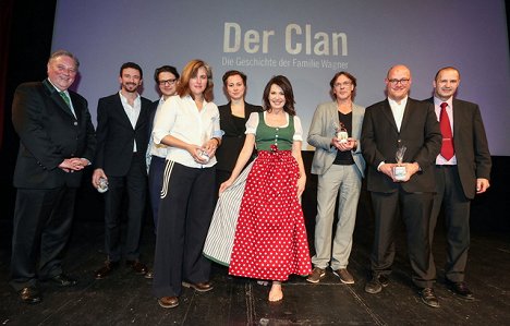 Christiane Balthasar, Iris Berben - Der Clan - Die Geschichte der Familie Wagner - Tapahtumista