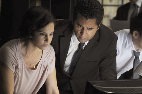 Ashley Judd, Cliff Curtis - Missing - Van film