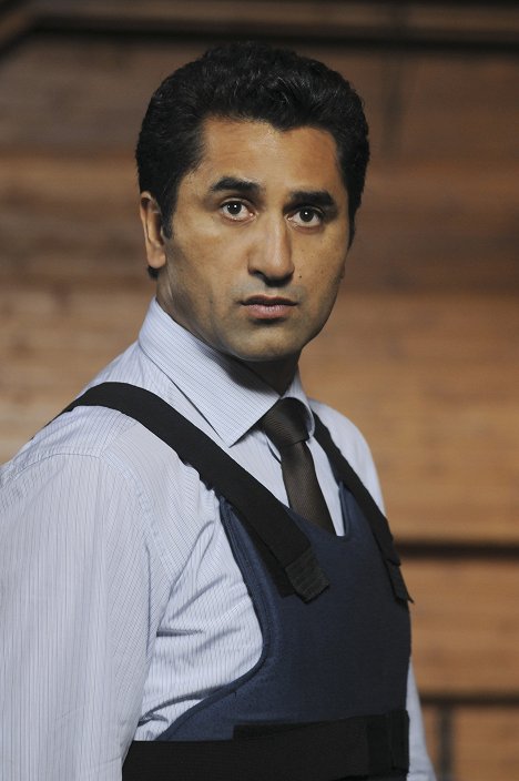 Cliff Curtis - Missing - Photos