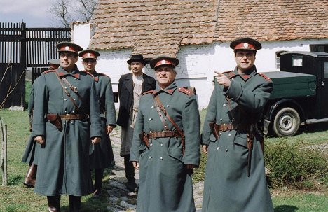 Zdeněk Junák, Ivan Trojan, Martin Davídek, František Švihlík, Martin Sláma - Cops and Robbers - Tizian - Photos