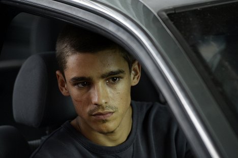 Brenton Thwaites - Son of a Gun - Film