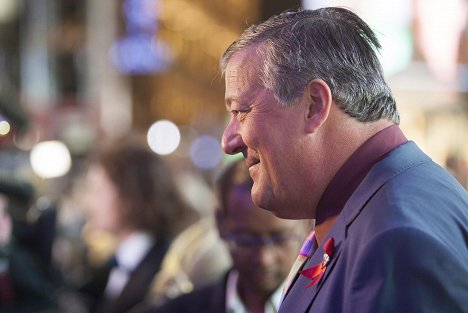 Stephen Fry - Hobitti: Viiden armeijan taistelu - Tapahtumista