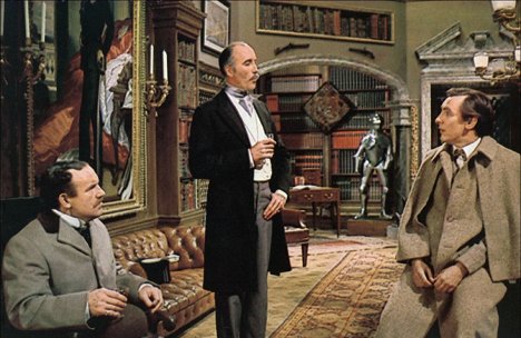 Colin Blakely, Christopher Lee, Robert Stephens - The Private Life of Sherlock Holmes - Z filmu
