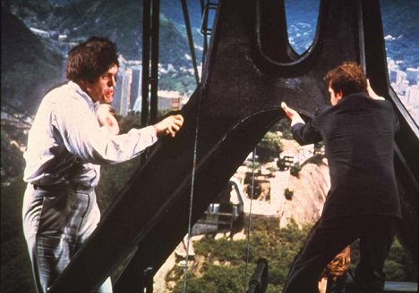 Richard Kiel, Roger Moore - James Bond: Moonraker - Z filmu