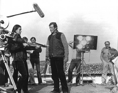 Carole Bouquet, Roger Moore, Julian Glover - For Your Eyes Only - Making of