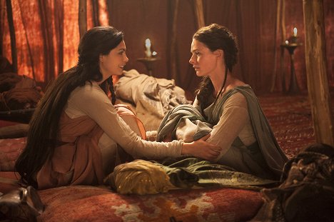 Morena Baccarin, Rebecca Ferguson - The Red Tent - Filmfotos