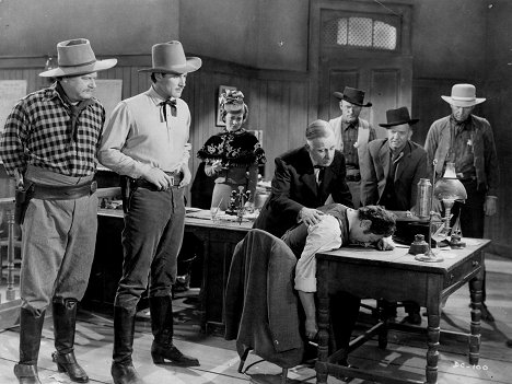Alan Hale, Errol Flynn, Olivia de Havilland, Henry Travers - Der Herr des wilden Westens - Filmfotos