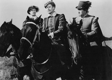Ralph Forbes, Errol Flynn, Donald Crisp - Günstling einer Königin - Filmfotos