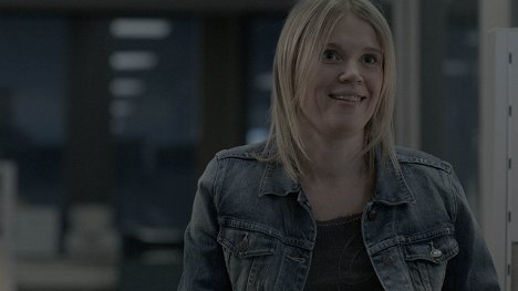 Kristina Brändén Whitaker - Bron: A Ponte - Episode 1 - Do filme
