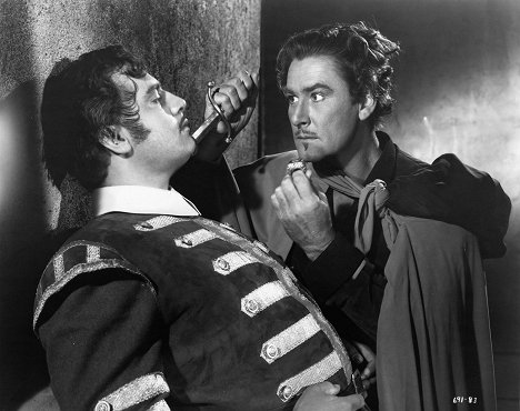 Raymond Burr, Errol Flynn - Die Liebesabenteuer des Don Juan - Filmfotos
