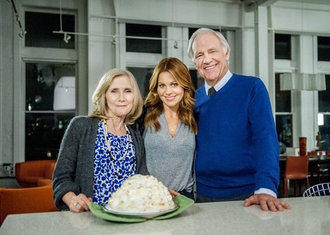 Candace Cameron Bure, Robert Pine - Christmas Under Wraps - Promokuvat