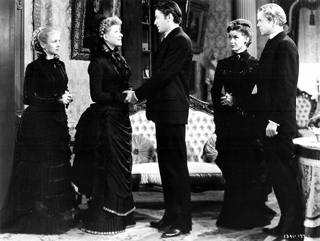 Jessica Tandy, Greer Garson, Gregory Peck, Marsha Hunt, Dan Duryea - The Valley of Decision - Photos