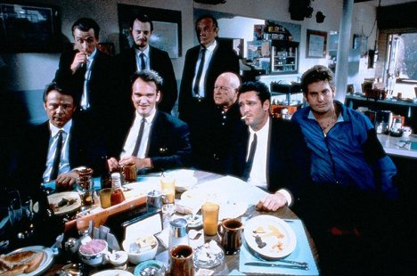 Harvey Keitel, Tim Roth, Steve Buscemi, Quentin Tarantino, Edward Bunker, Lawrence Tierney, Michael Madsen, Chris Penn - Reservoir Dogs - Van de set