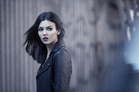 Victoria Justice - Eye Candy - Werbefoto