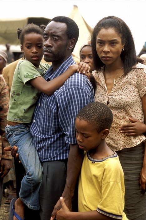 Mathabo Pieterson, Don Cheadle, Ofentse Modiselle, Sophie Okonedo - Hotel Rwanda - De la película