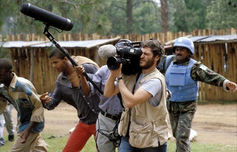 Joaquin Phoenix - Hotel Rwanda - Photos