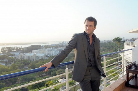 James Purefoy - The Philanthropist - Nigeria, Part I - Filmfotók