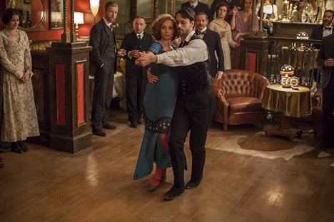 Amy Beth Hayes, Amir Giles - Mr. Selfridge - Episode 2 - Kuvat elokuvasta