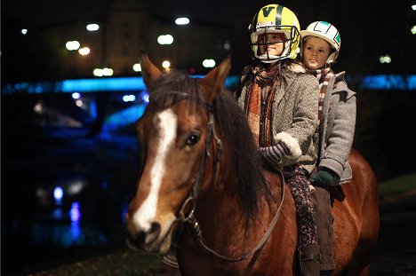 Nataša Paunović, Enzo Gaier - A Horse on the Balcony - Photos