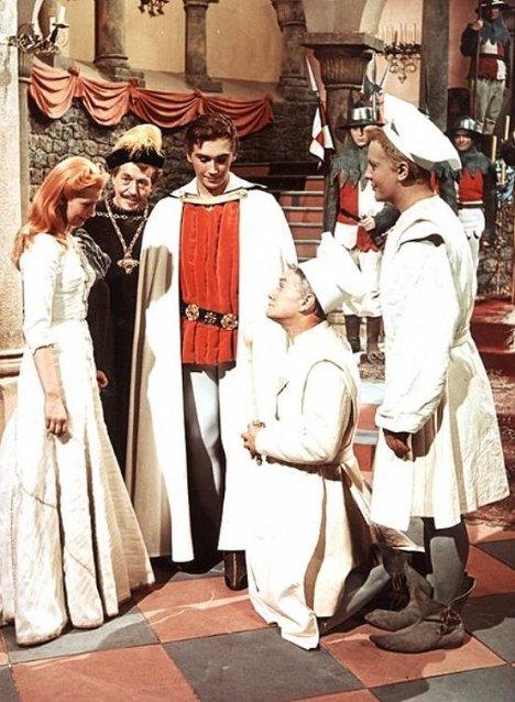 Marie Kyselková, Eduard Kohout, Josef Zíma, Stanislav Neumann, Josef Vinklář - The Princess with the Golden Star - Photos