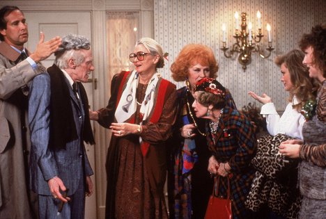 Chevy Chase, William Hickey, Diane Ladd, Doris Roberts, Mae Questel, Beverly D'Angelo - Christmas Vacation - Photos