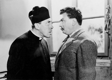 Fernandel, Gino Cervi - Die große Schlacht des Don Camillo - Filmfotos