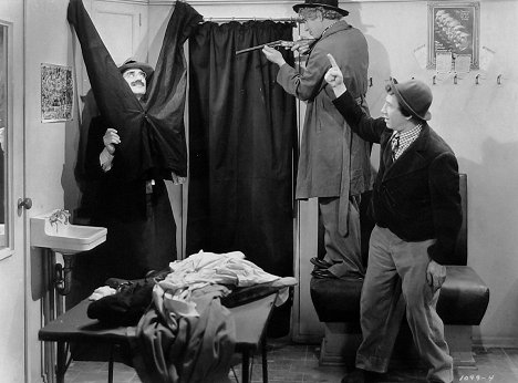 Groucho Marx, Harpo Marx, Chico Marx - At the Circus - Photos