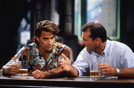 Ted McGinley, Ed O'Neill - Married with Children - Season 6 - Photos