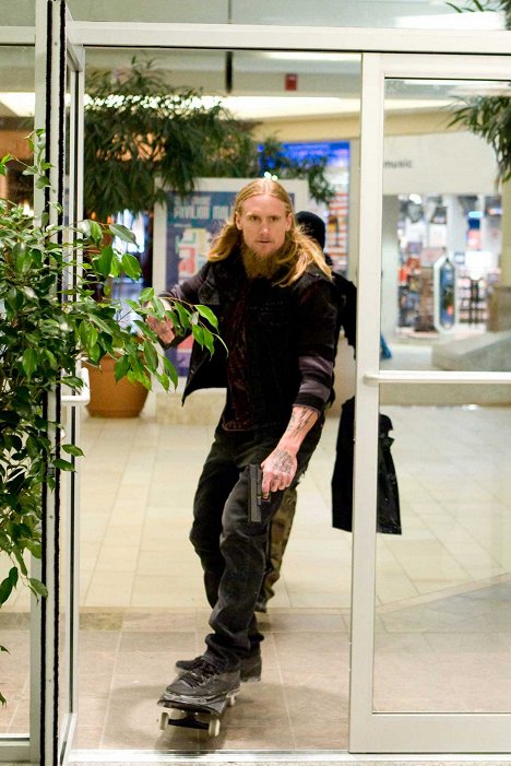 Mike Vallely - Paul Blart: Mall Cop - Photos