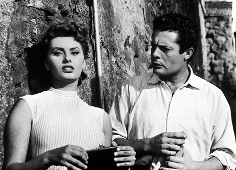 Sophia Loren, Marcello Mastroianni - La ladrona, su padre y el taxista - De la película