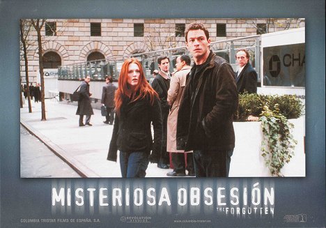 Julianne Moore, Dominic West - The Forgotten - Lobby Cards