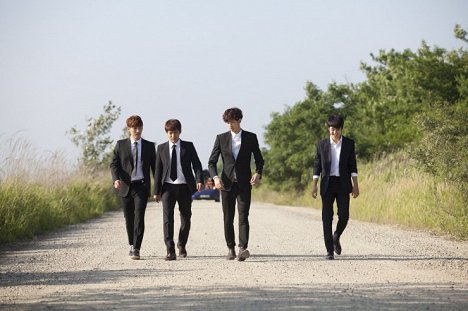 Seong-hyeon Baek, Joon-young Seo, Tae-hwan Choi, Joon-seok Byeon - Seupideu - De la película