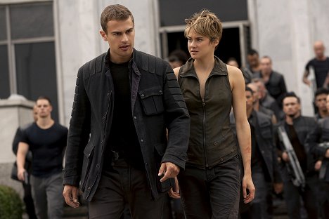 Theo James, Shailene Woodley - Die Bestimmung - Insurgent - Filmfotos