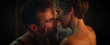 Theo James, Shailene Woodley - La serie Divergente: Insurgente - De la película
