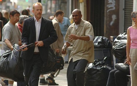 Bruce Willis, Mos Def - 16 przecznic - Z filmu