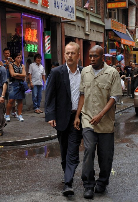 Bruce Willis, Mos Def - 16 calles - De la película