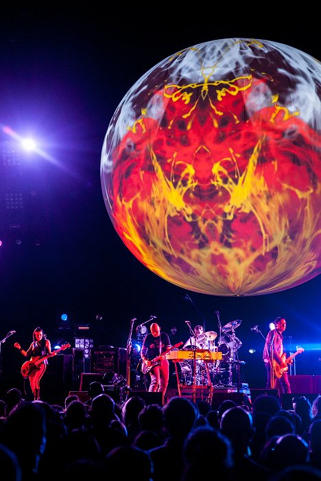 Nicole Fiorentino, Billy Corgan, Mike Byrne, Jeff Schroeder - Smashing Pumpkins Oceania Live in NYC - Van film
