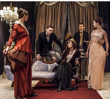 Cal MacAninch, Katherine Kelly - Mr. Selfridge - Photos