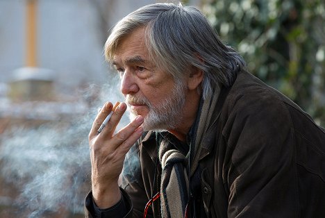 Jiří Bartoška - Reportérka - V plamenech - De la película