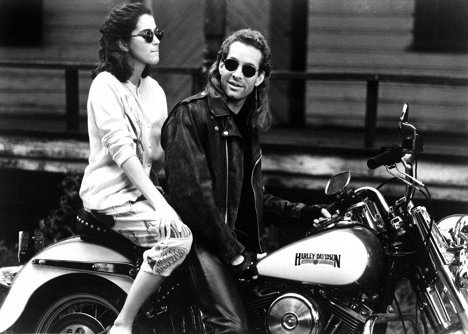 Jami Gertz, Steve Guttenberg - A szerelem Harley Davidsonon érkezik - Filmfotók