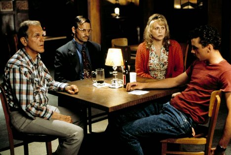 John Spencer, Viggo Mortensen, Faye Dunaway, Skeet Ulrich - La trampa del caimán - De la película