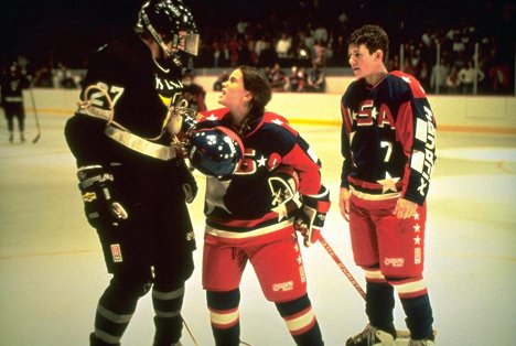 Marguerite Moreau, Ty O'Neal - D2: The Mighty Ducks - Van film