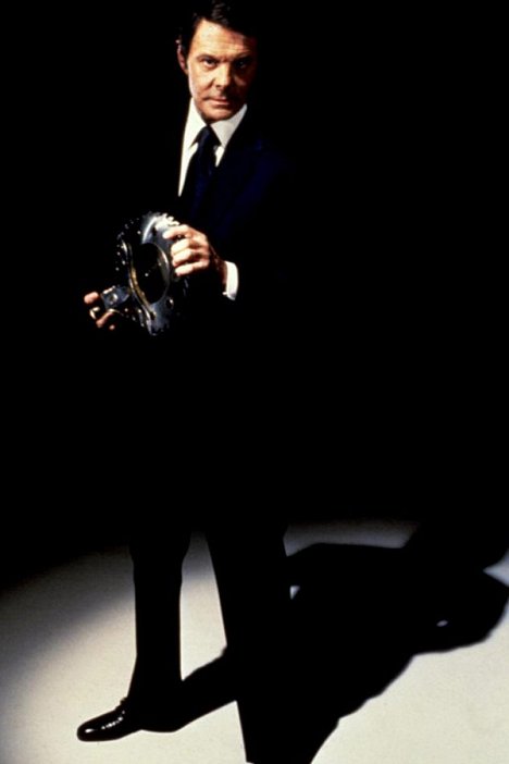 Louis Jourdan - James Bond - Octopussy - Werbefoto